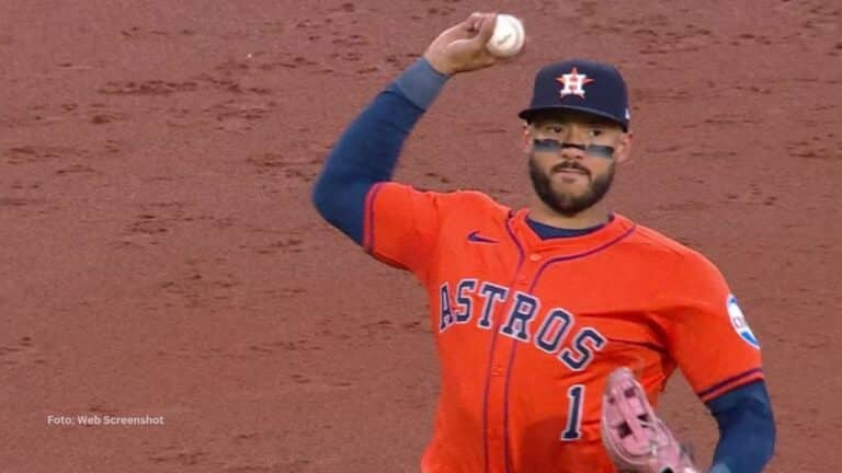 Carlos Correa alineó como tercera base, pero terminó jugando en el campocorto en extra innings en su primer juego con Houston Astros. Carlos Correa alineó como tercera base, pero terminó jugando en el campocorto en extra innings en su primer juego con Houston Astros.