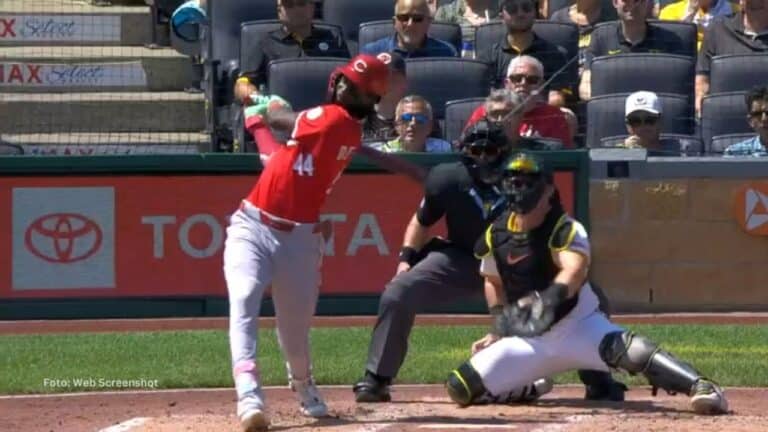 Elly De La Cruz contribuyó al rendimiento colectivo de Cincinnati Reds que se recuperaron en la serie de rivalidad divisional.