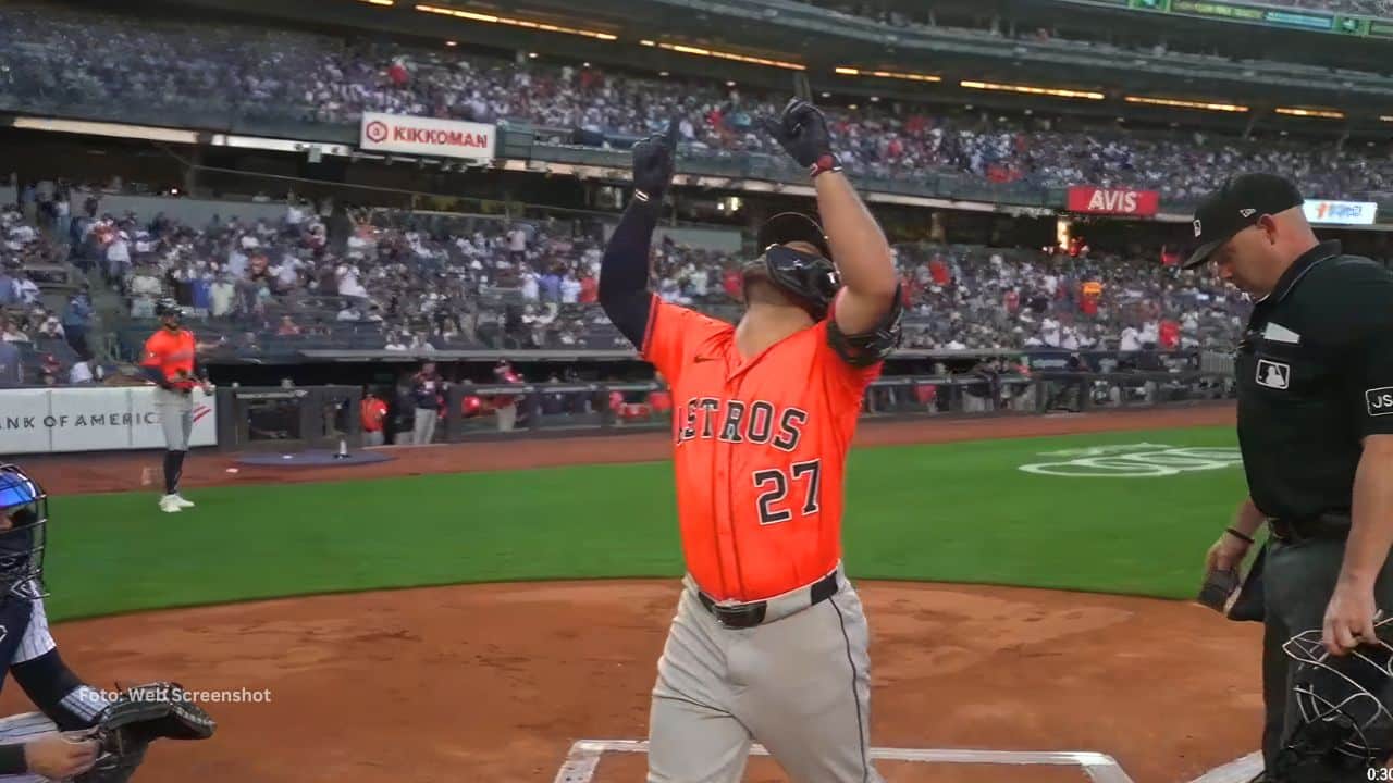 Jose Altuve fue recibido entre abucheos entre los miles de aficionados en el Yankee Stadium.