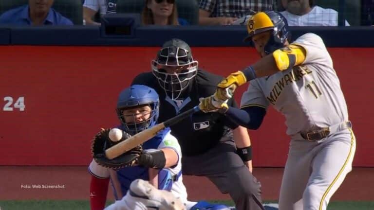 Jackson Chourio ya había avisado en el primer inning con un enorme batazo de 407 pies por todo el jardín central.