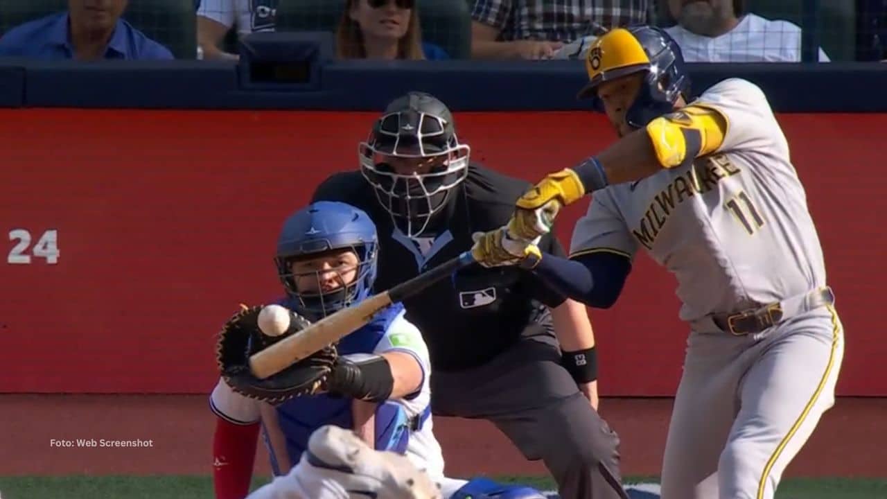 Jackson Chourio ya había avisado en el primer inning con un enorme batazo de 407 pies por todo el jardín central.