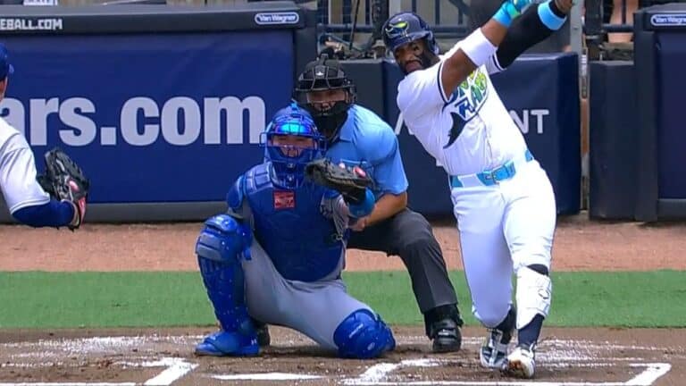 Yandy Díaz alcanzó su segunda temporada de 20 o más cuadrangulares en MLB con su actuación este sábado ante Los Angeles Dodgers.