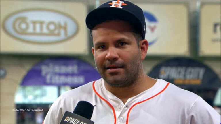 Jose Altuve en una entrevista después de un juego con Houston Astros