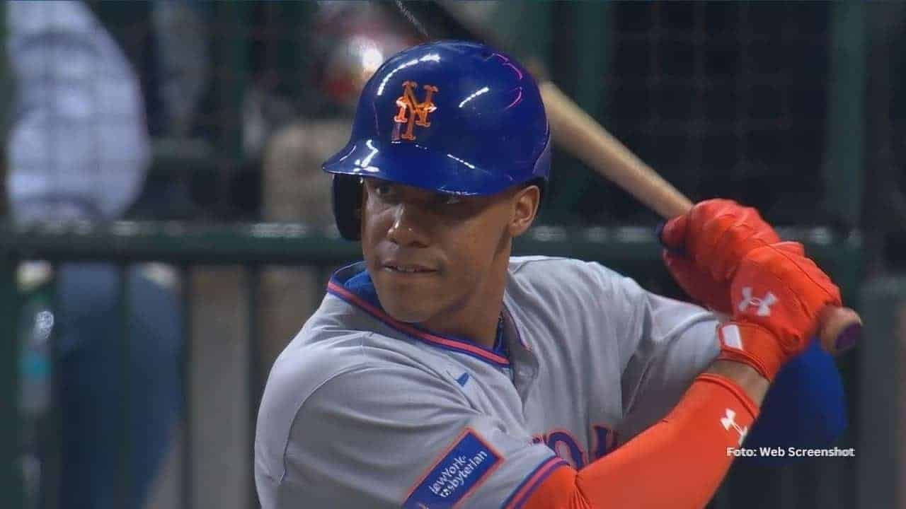 Juan Soto tomando un turno con New York Mets