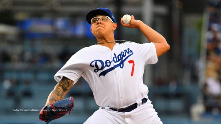 Julio Urías tendrá un nuevo uniforme de beisbol profesional luego de una pausa de casi 2 años.