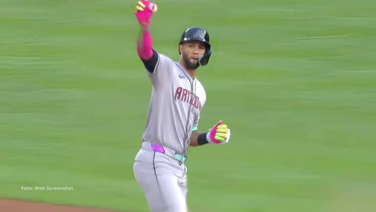 Lourdes Gurriel Jr, recorriendo las bases con Arizona Diamondbacks