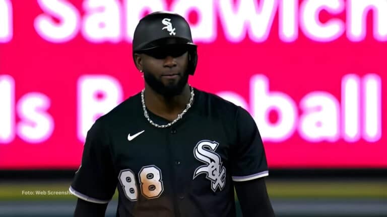 Luis Robert Jr. en un juego con Chicago White Sox