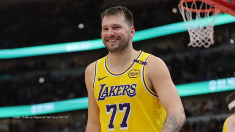 Luka Doncic ya no es simplemente el heredero del showtime, es el hombre que debe liderar la próxima era dorada. Foto: Melissa Tamez/Icon Sportswire