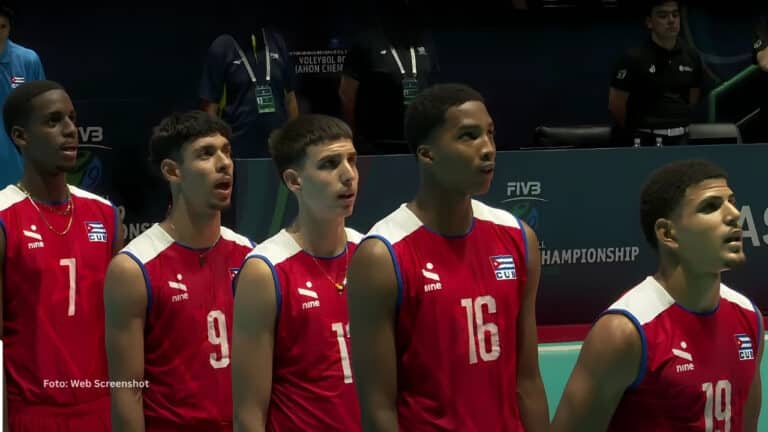 Jugadores del equipo Cuba de voleibol sub-19 en el Mundial