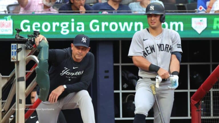 Los fanáticos de New York Yankees piden el despido de Aaron Boone, mientras que Anthony Volpe profundiza crisis.