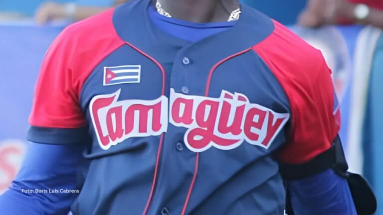 Uniforme del conjunto de Toros de Camagüey en el Beisbol Cubano