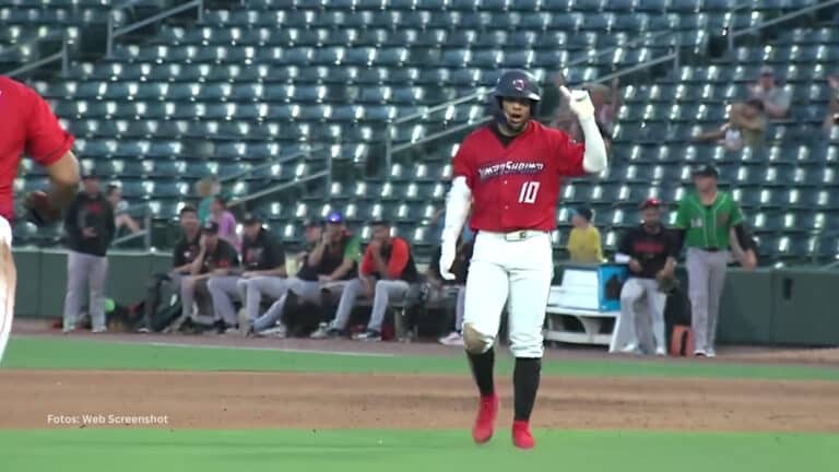 Victor Mesa Jr. celebra batazo ganador con la sucursal de Miami Marlins