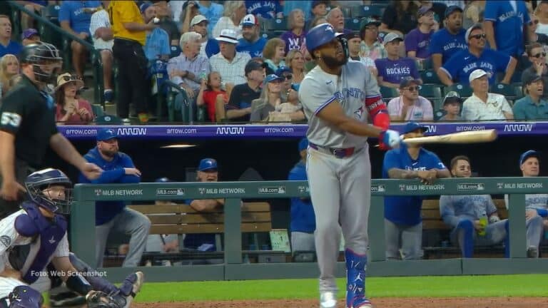 Vladimir Guerrero Jr. bateó imparable por segunda jornada seguida y sumó 122 en la temporada MLB 2025.