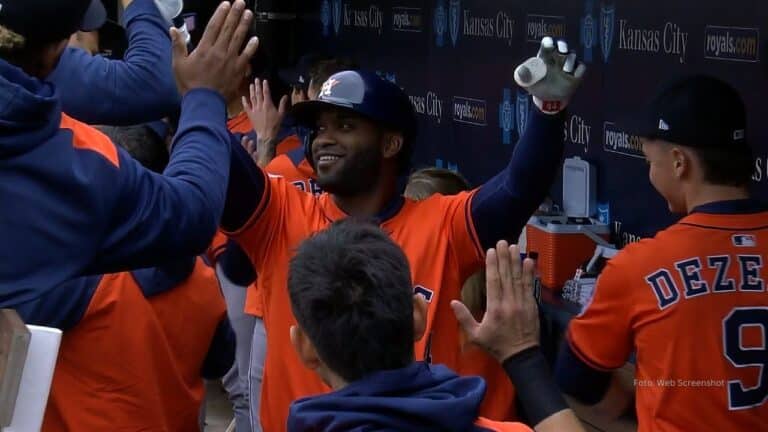 Yordan Alvarez sigue bateando lo que quiere con Corpus Christi y eso tiene muy ilusionada a la fanaticada.