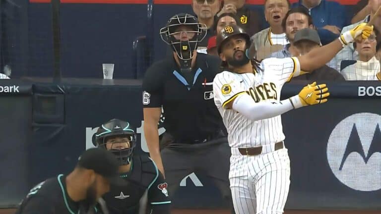 Cuando Fernando Tatis Jr. jugaba como campocorto, sus números ofensivos reflejaron un nivel sobresaliente.