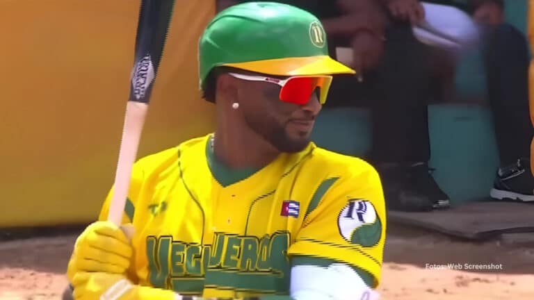 Alexei Ramirez batearon con el conjunto de Pinar del Rio en la 64 Serie Nacional