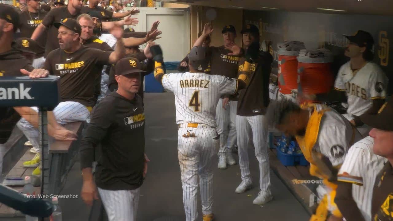 Luis Arráez fue el encargado de empatar el juego entre San Diego y Colorado en Petco Park.