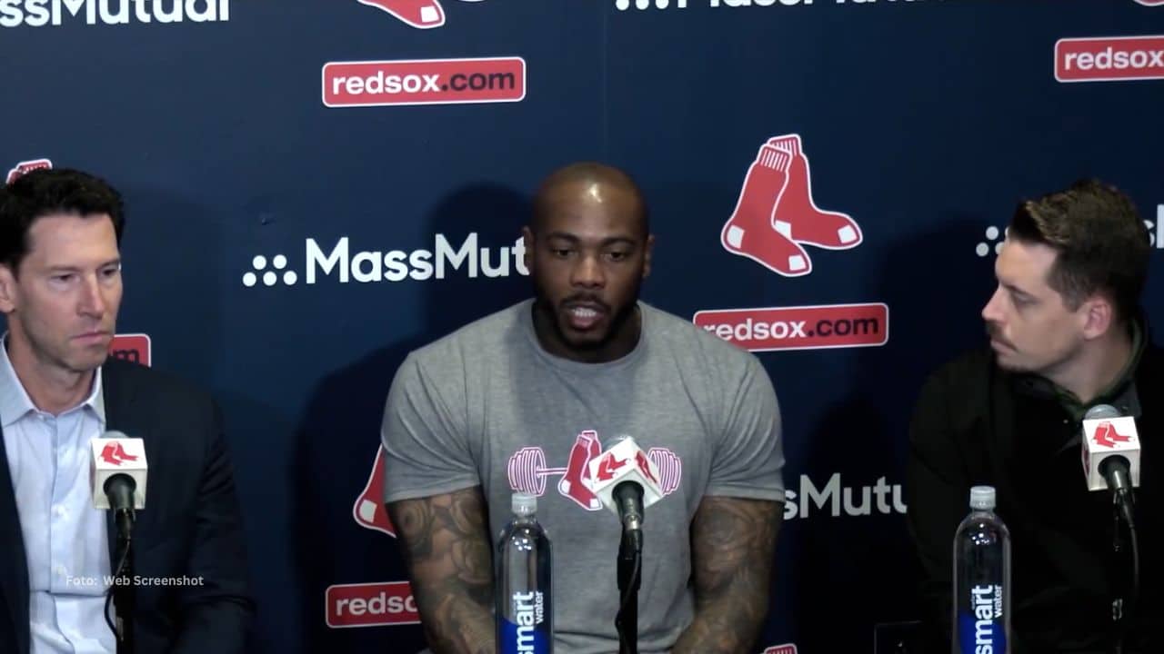 El serpentinero cubano de Boston Red Sox Aroldis Chapman aprovechó para expresar su felicidad sobre lo sucedido.