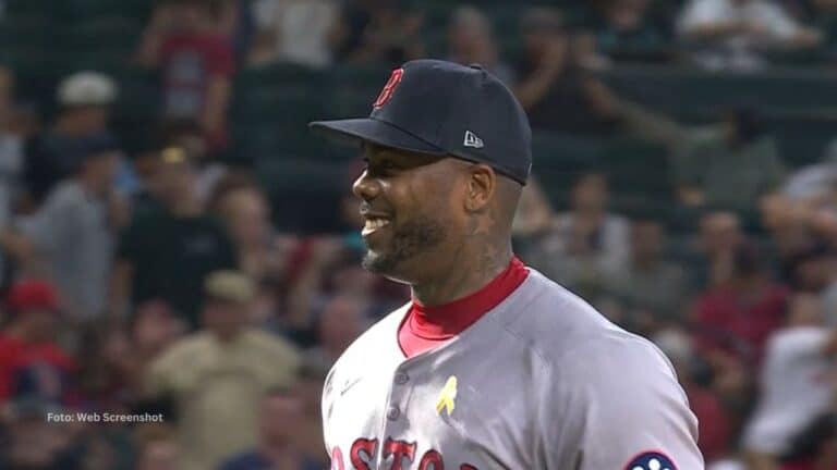 Aroldis Chapman acumuló 17 relevos consecutivos con Boston Red Sox sin permitir imparables en MLB 2025.