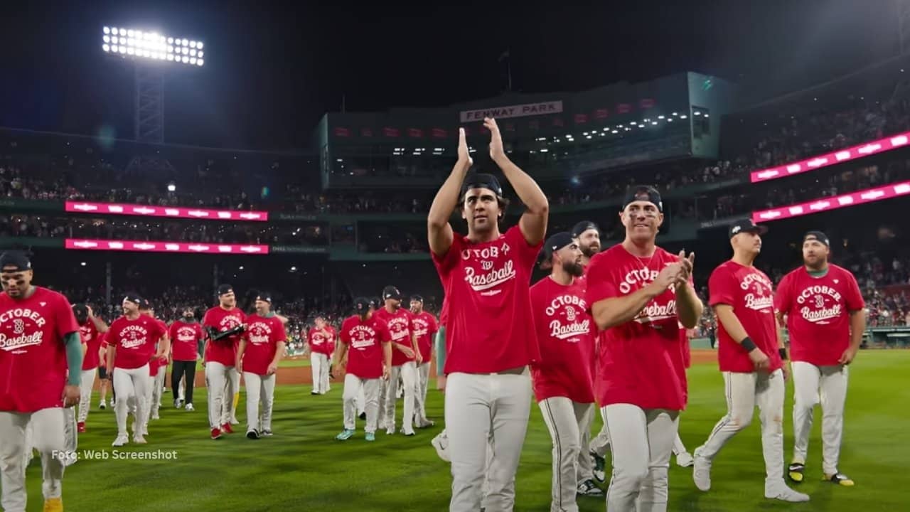 Jugadores de Boston Red Sox celebran clasificación a postemporada MLB 2025