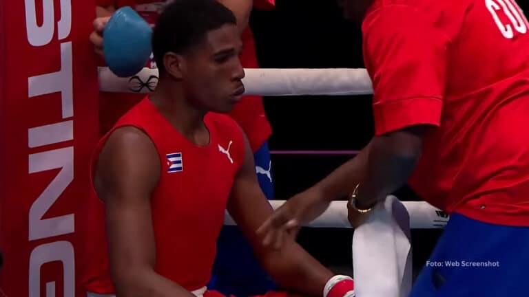Boxeador cubano Jorge Cuellar en el ring