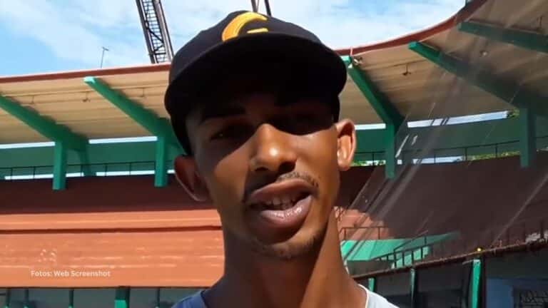 El panorama pareció gris para Enyer Fernández, pero finalmente logró su objetivo y retornó a su país natal.