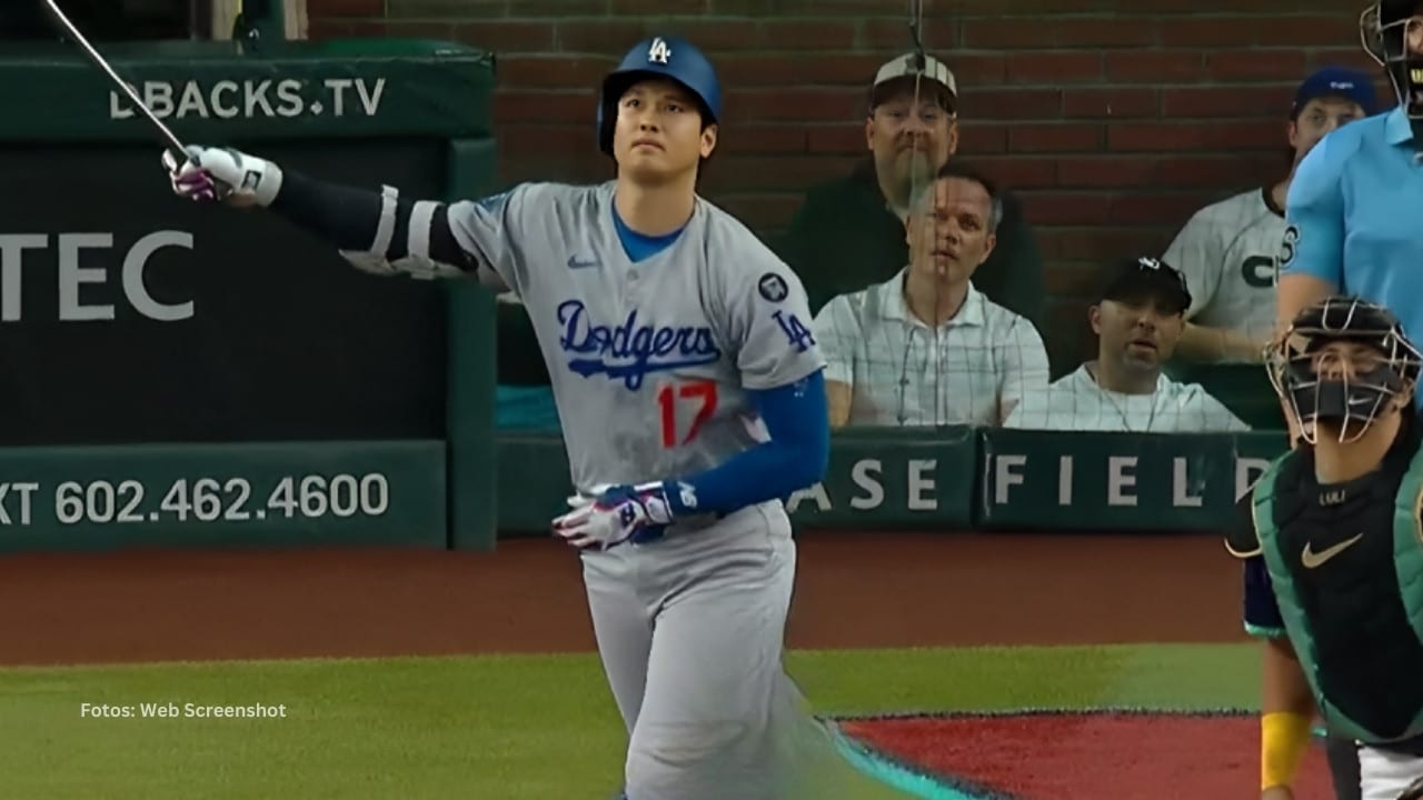 Shohei Ohtani bateando con Los Angeles Dodgers