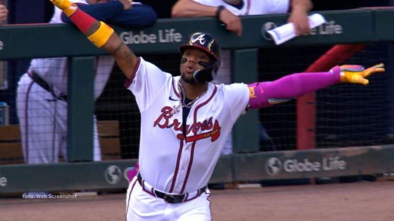 Ronald Acuña Jr no quiso concluir esta temporada sin antes darle una exhibición de lujo a su público en el "Truist Park".