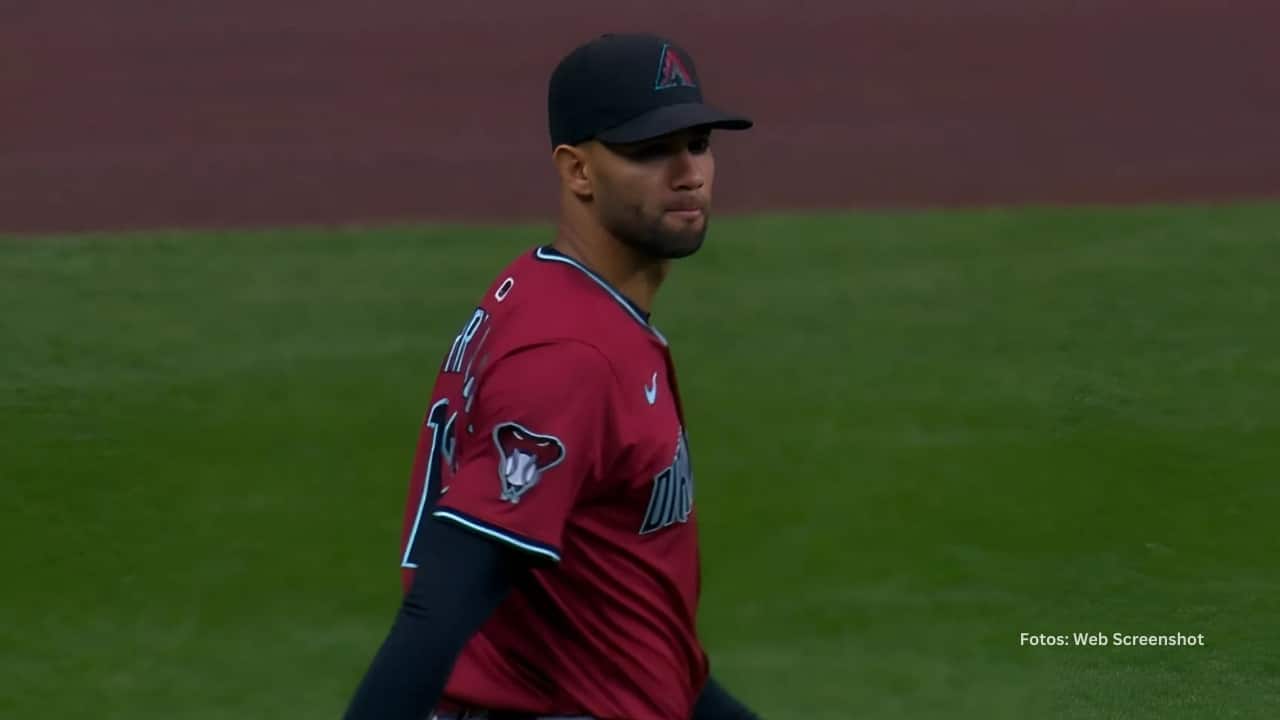 Lourdes Gurriel Jr. y un pelotero dominicano salieron del roster de MLB de Arizona Diamondbacks.