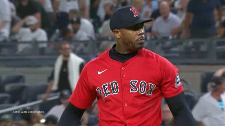 El zurdo cubano Aroldis Chapman logró otra marca impresionante en las Ligas Mayores al arribar a 30 rescates por novena ocasión en su carrera.