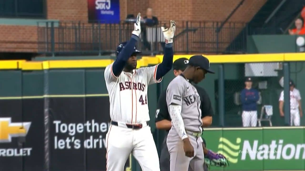 Con esta actuación Yordan Alvarez dejó sus frecuencias en la temporada en .254/.362/.393/.755 (AVE/OBP/SLG/OPS).