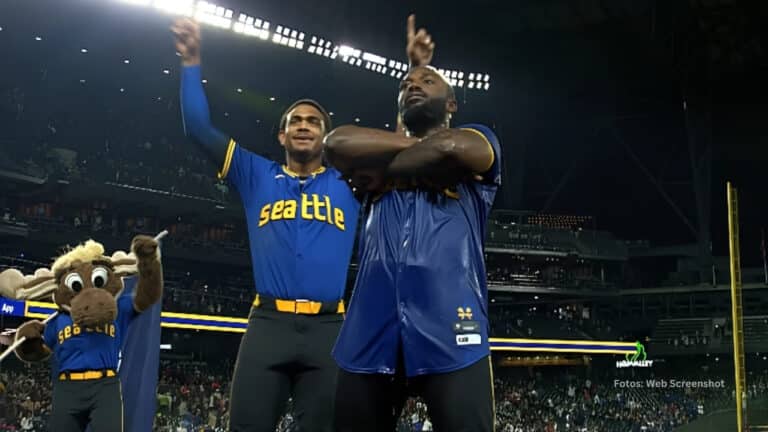 Julio Rodriguez y Randy Arozarena celebran una victoria con Seattle Mariners