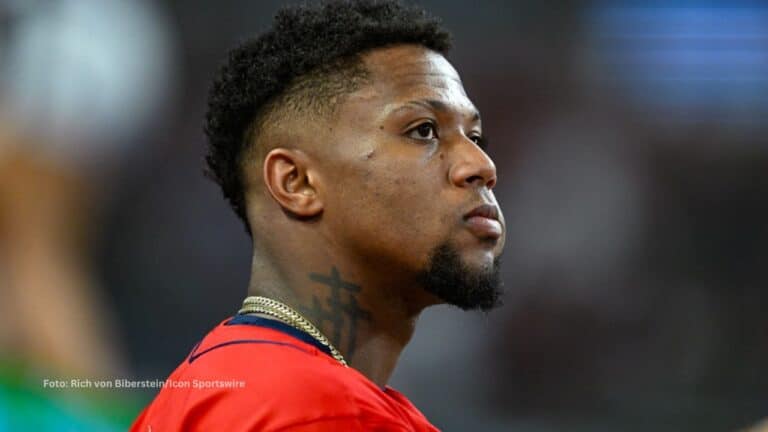 Atlanta busca restarle presión a Ronald Acuña Jr tratando de ayudarlo a que este recobre su confianza madero en mano en cada turno. Photo: Rich von Biberstein/Icon Sportswire