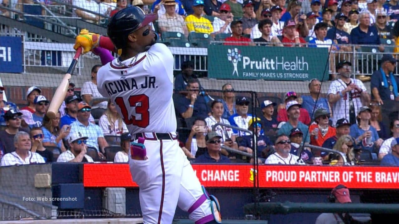 Ronald Acuña Jr llegó a su quinta campaña con al menos 20 jonrones antes de los 28 años, una marca que es liderada por Miguel Cabrera.