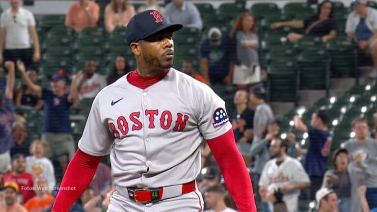 El salario de Aroldis Chapman en este 2025 recibió un incremento, luego de su aparición de este martes en Toronto.