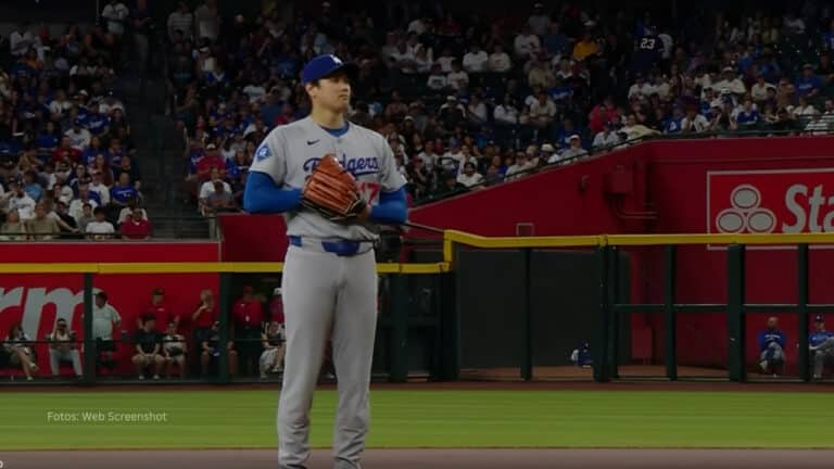 Shohei Ohtani lanzando con Los Angeles Dodgers