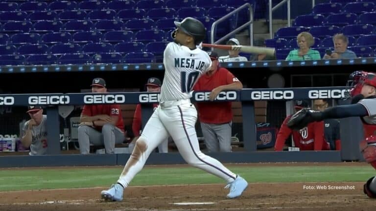 Victor Mesa Jr. bateando con Miami Marlins