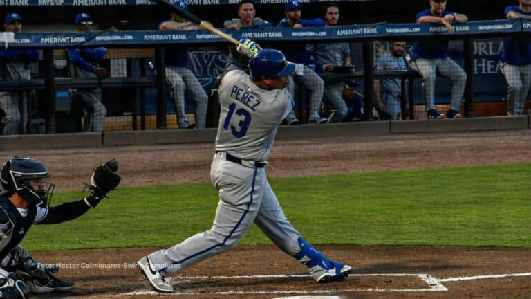 Salvador Pérez se convirtió en apenas el segundo receptor de la historia en conectar al menos 300 jonrones con un solo equipo