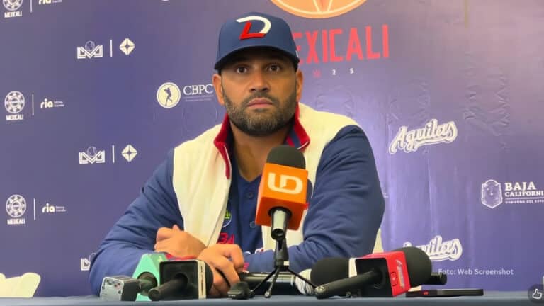 Albert Pujols en una rueda de prensa en la Serie del Caribe