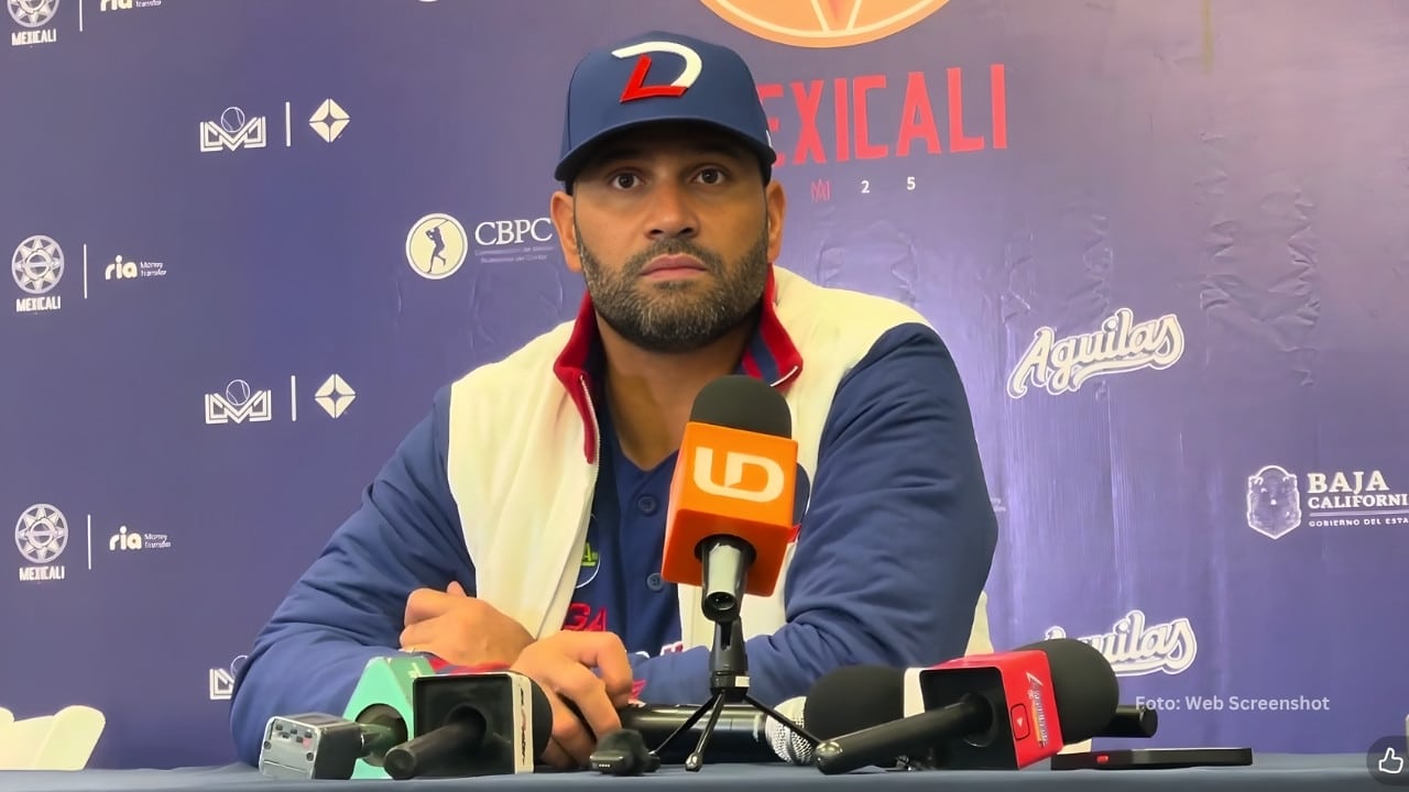 Albert Pujols en una rueda de prensa en la Serie del Caribe