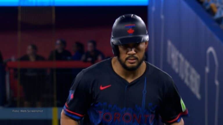 Anthony Santander acabó la postemporada MLB 2025 con tres imparables y promedio de bateo sobre .200.