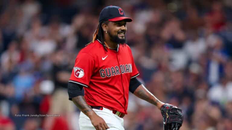 El pelotero dominicano Emmanuel Clase se encuentran bajo investigación en Estados Unidos y de momento probará nuevos horizontes.