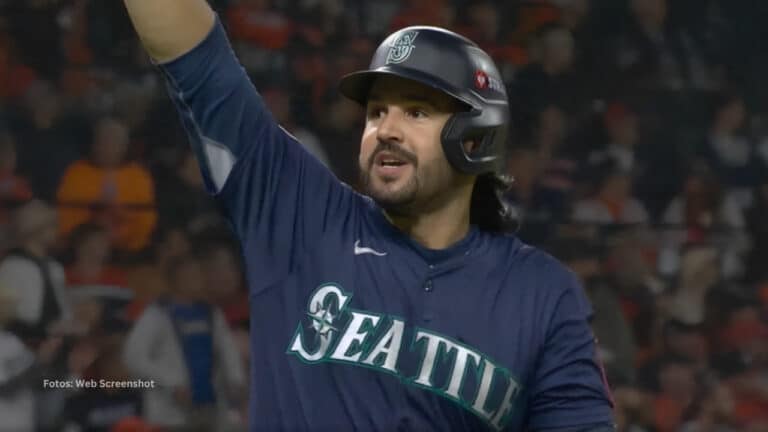 Eugenio Suarez celebrando un jonrón con Seattle Mariners
