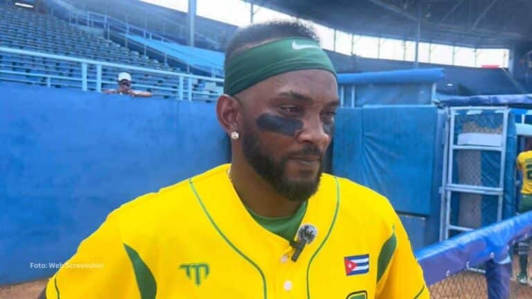 El video revela un comportamiento sancionado en el beisbol cubano pero normal en ligas extranjeras. Alexei Ramírez