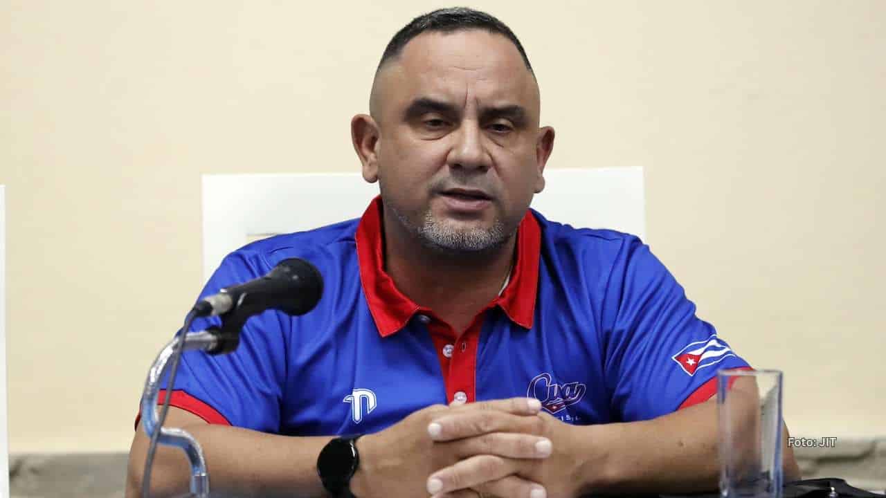 Beisbol cubano: El ascenso de Juan Reinaldo Pérez Pardo sirvió para evidenciar por enésima ocasión el poco apoyo que tiene el funcionario en su país de origen.