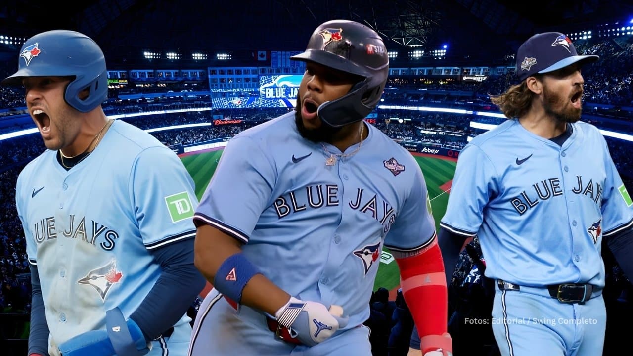 George Springer, Vladimir Guerrero Jr, y Kevin Guasman con Toronto Blue Jays