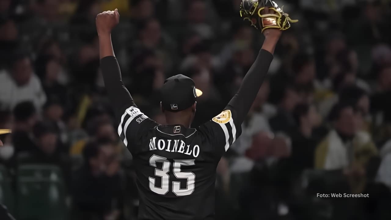 Liván Moinelo en Liga Japonesa