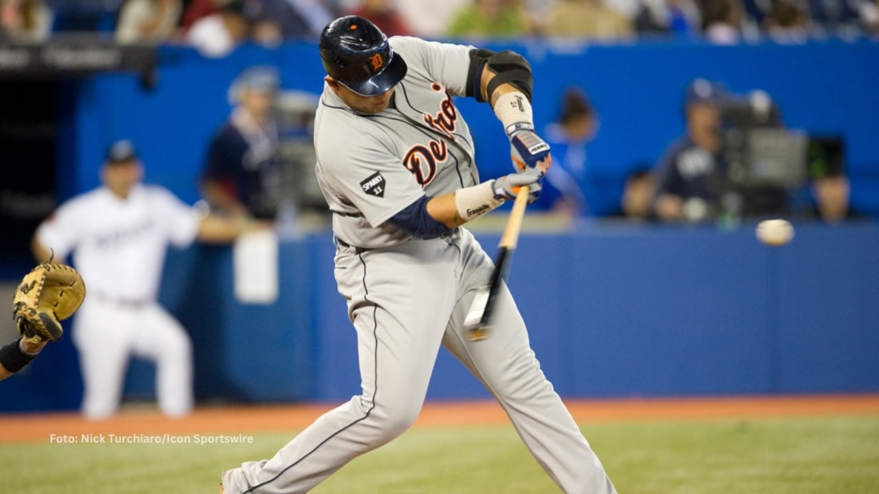 Miguel Cabrera bateando con Detroit Tigers