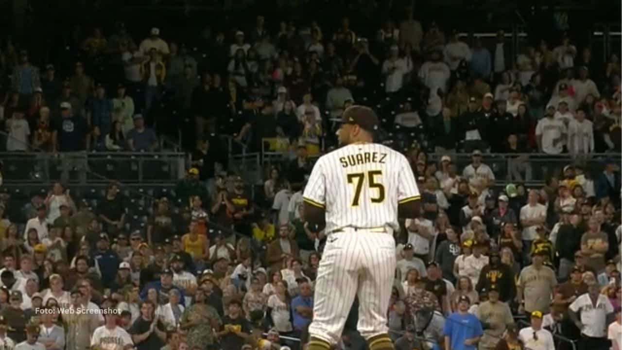 El lanzador venezolano Robert Suárez