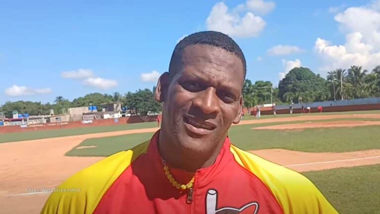 Yoennis Yera se desempeñará nuevamente con en la Liga Venezolana Béisbol tras hacerlo en la edición 2024-25.